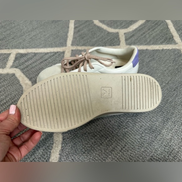 Veja,  Kids' Small Esplar Leather Sneaker - Picture 8 of 10